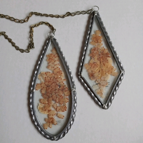 PRESSED FLOWERS GLASS WINDOW HANGERS